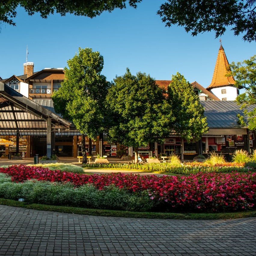 tour-nova-petropolis-praca-flores-jardim-1-1.jpg
